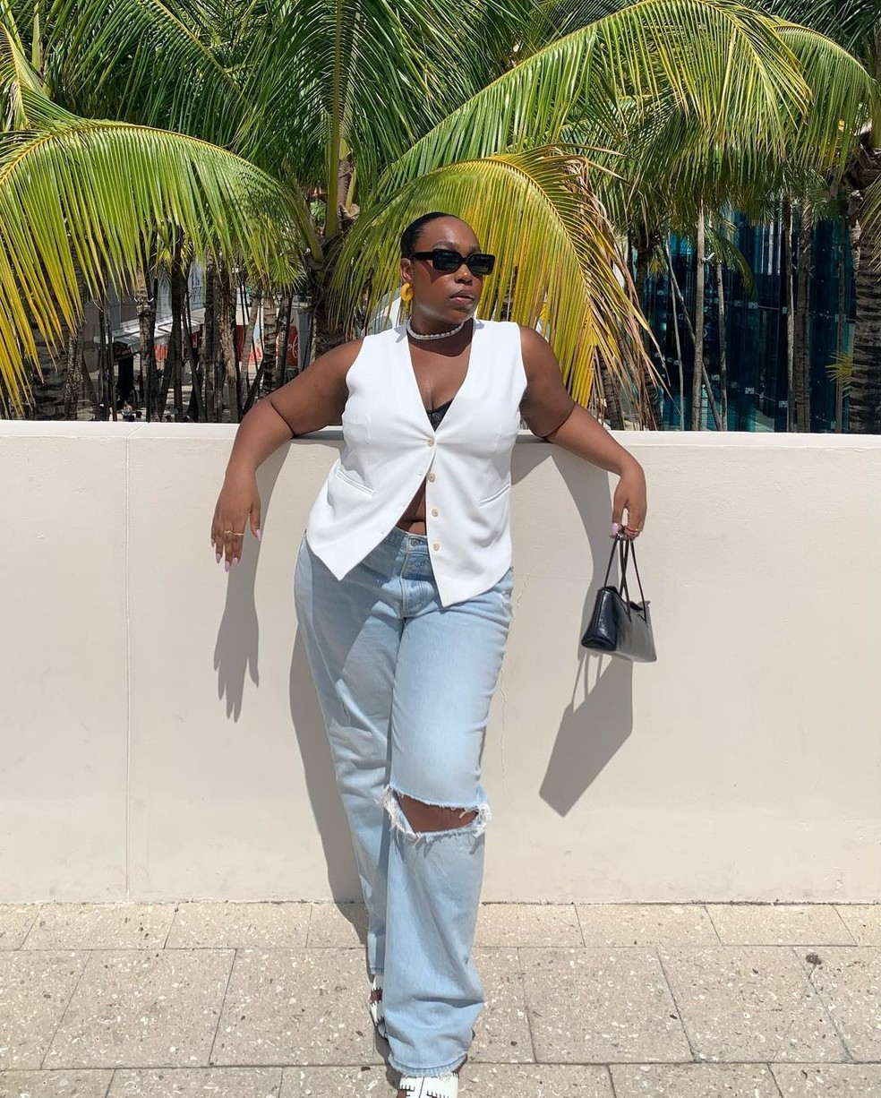 Look de verão comm calça jeans — Foto: Reprodução/Instagram @aniyahmorinia