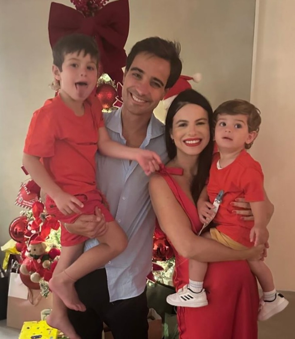 Sthefany Brito encanta ao mostrar 'álbum de selfies' do filho, Vicenzo, de um ano de idade — Foto: Reprodução/Instagram