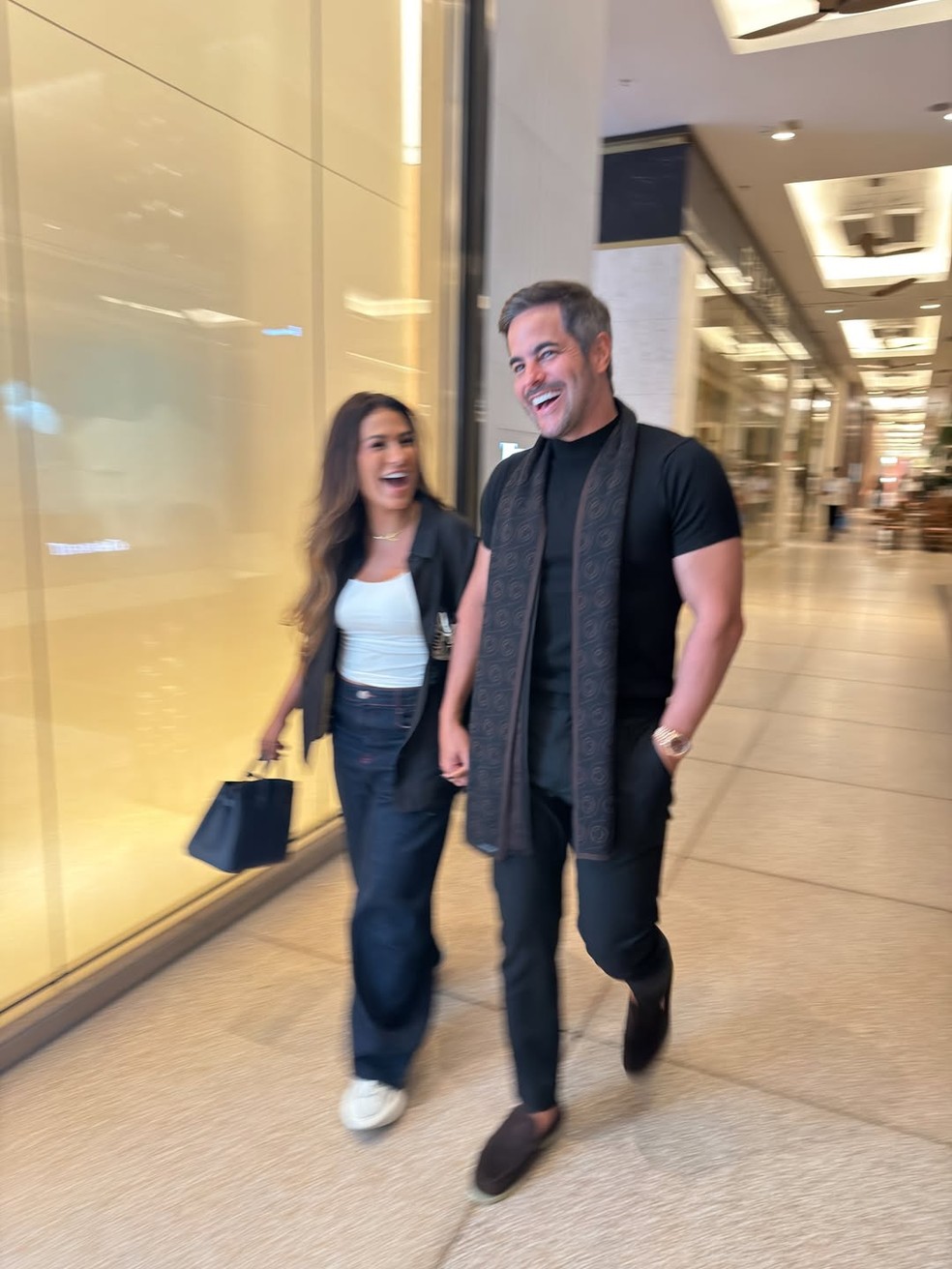 Simone Mendes e Kaká Diniz comemoram 13 anos de casamento e cantora ganha declaração de amor — Foto: Reprodução/Instagram