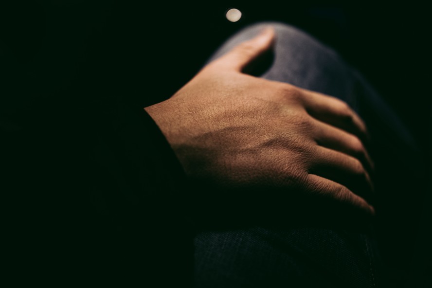 Entenda a diferença entre assédio, importunação sexual e estupro, segundo a lei brasileira