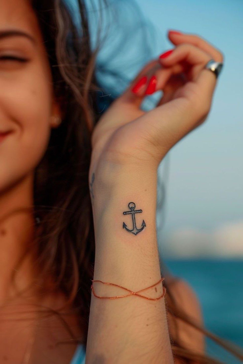 Tatuagem de âncora feminina: 25 ideias para reinventar o clássico!, image size:984x1476