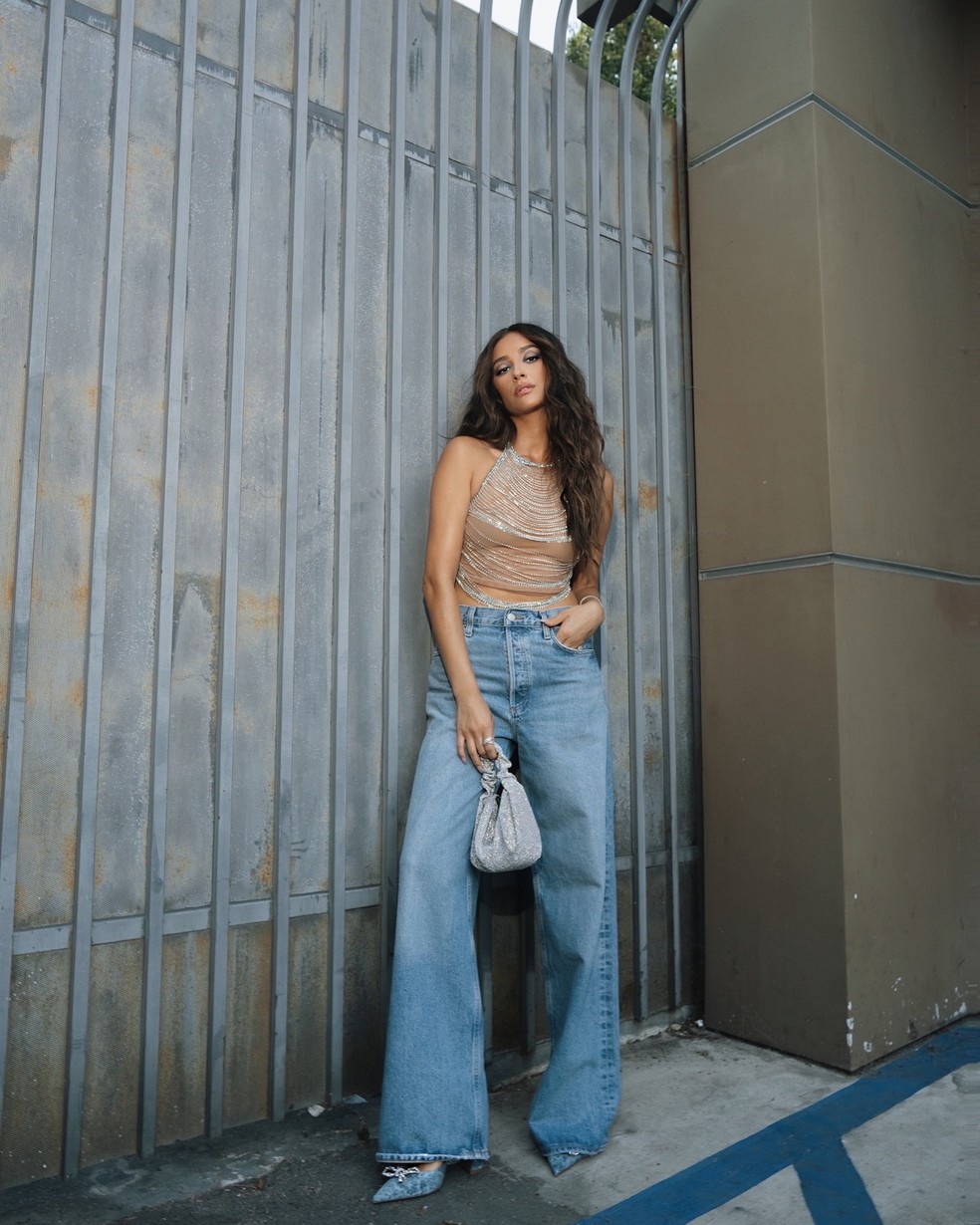 Transparência é a tendência que não sai do closet das celebridades — Foto: Reprodução/Instagram @shaymitchell
