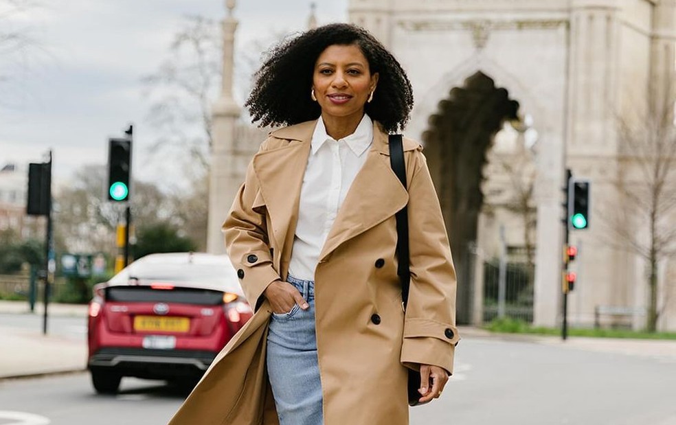 Trench Coat — Foto: Reprodução Instagram @eleanorbarkes