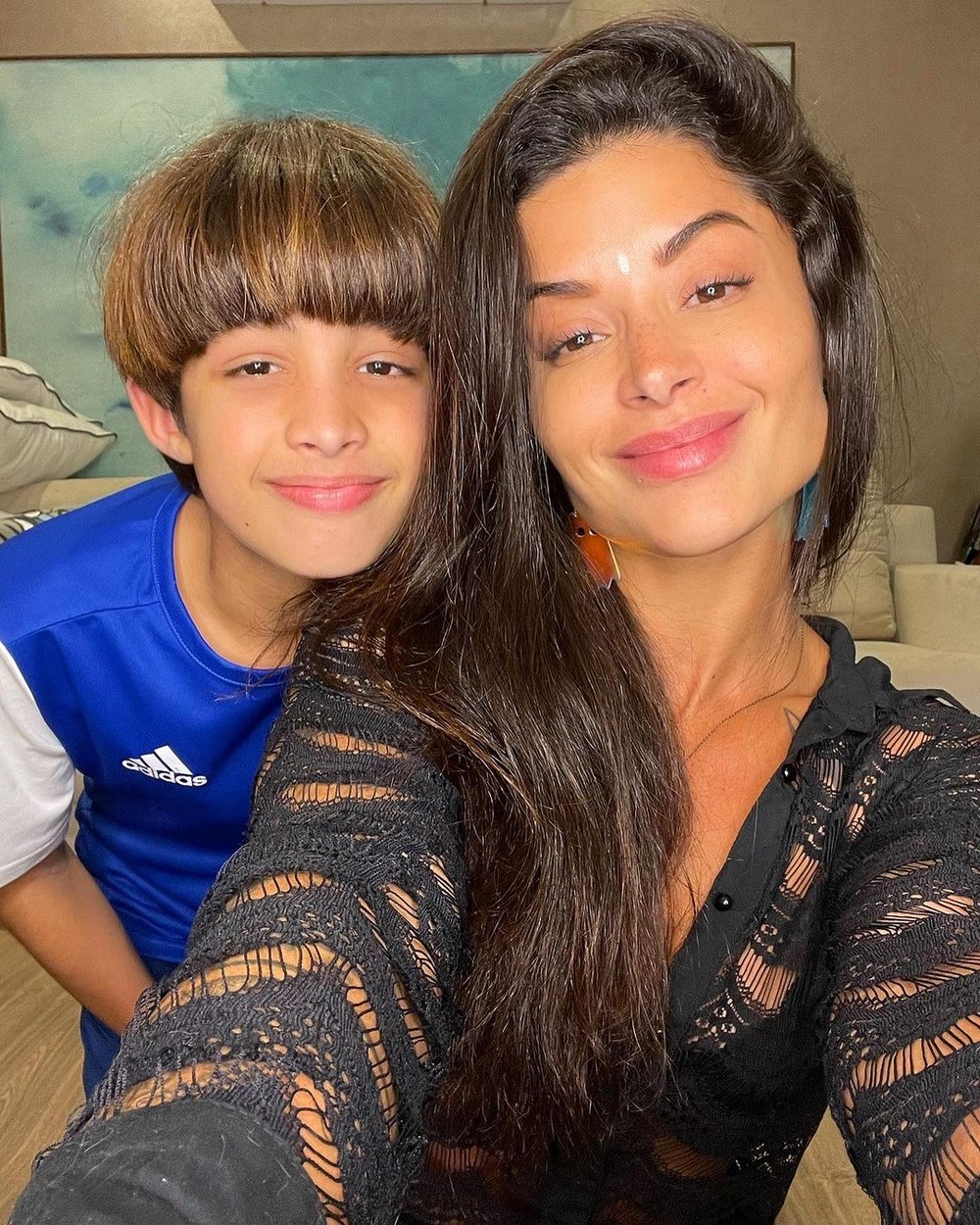 Aline Campos comemora aniversário do filho e mostra fotos raras