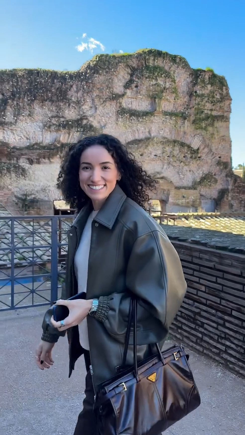 Craque do vôlei, Gabi Guimarães mostra férias com a namorada em Roma — Foto: Reprodução/ Instagram