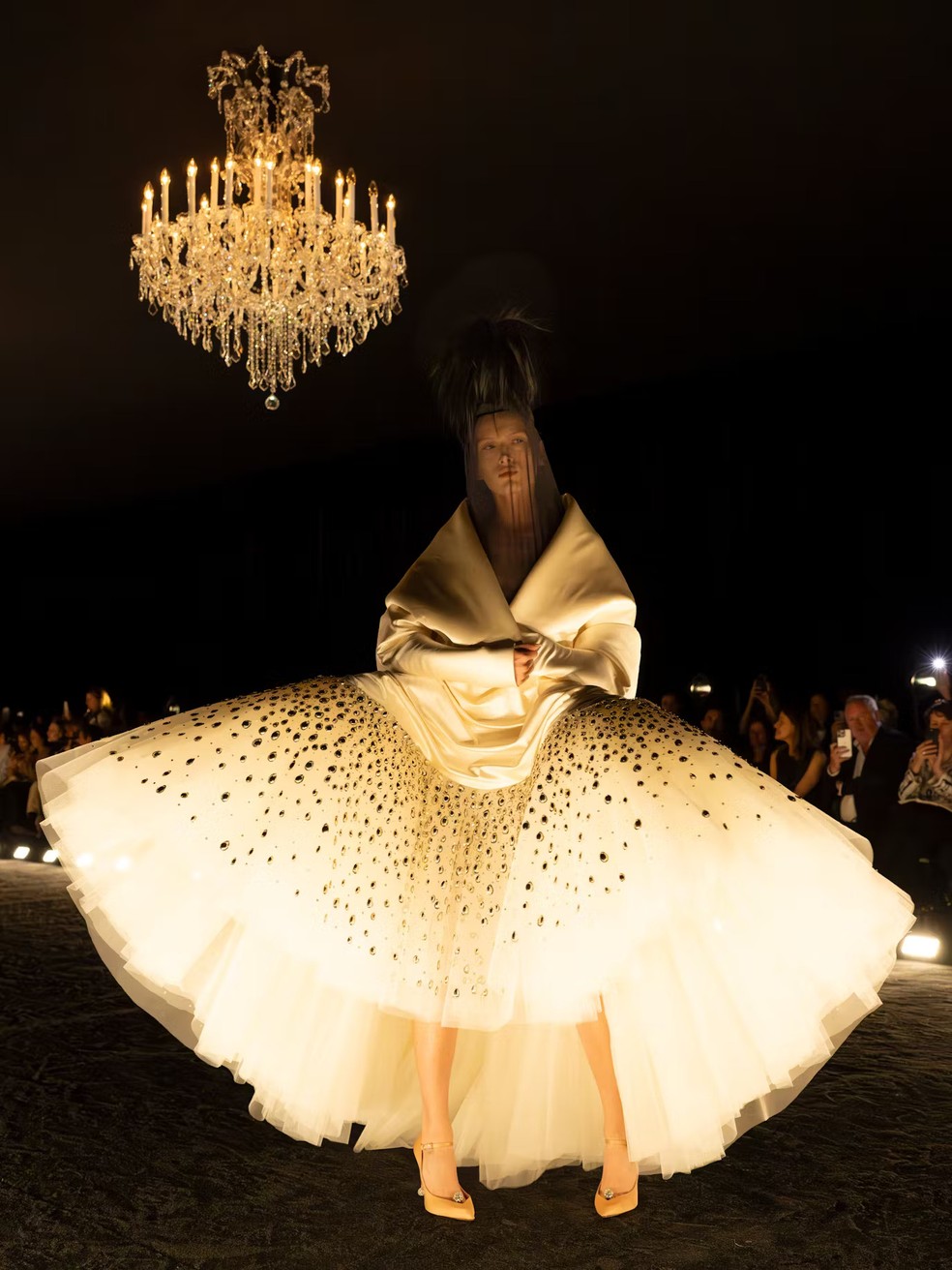 Schiaparelli, alta-costura de outono 2024 — Foto: Schiaparelli