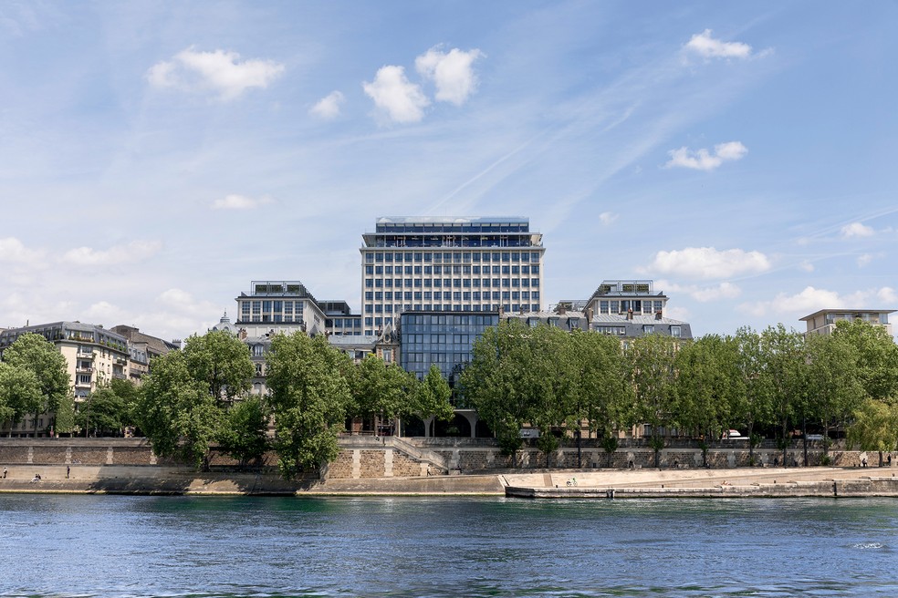 Às margens do Sena, hotel com vista para a Torre Eiffel é aposta para amantes da arte, moda e design — Foto: Reprodução/ Divulgação