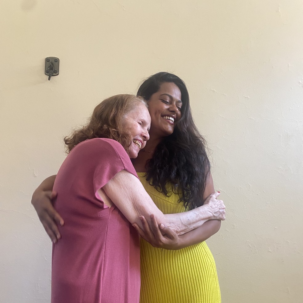 Nayara Oliveira explica importância do carinho e compreensão para cuidar de pessoas com Alzheimer — Foto: Arquivo pessoal
