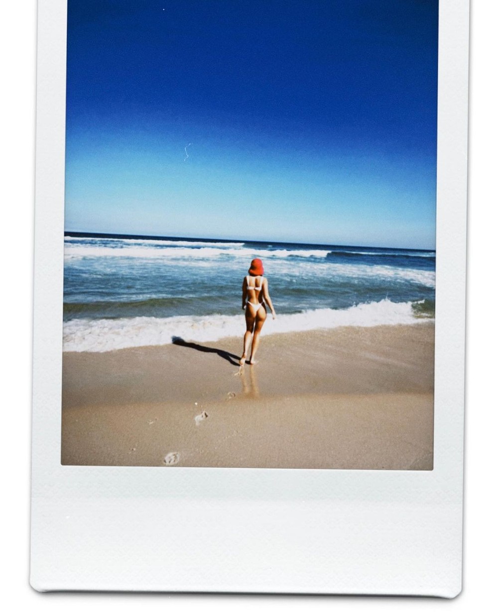 Jade Picon na praia — Foto: Reprodução/Instagram