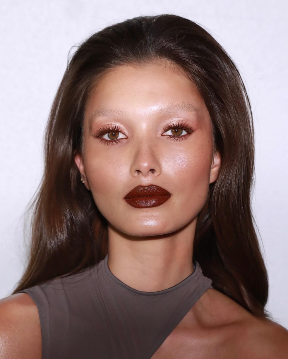 Lábios em cores intensas para o Lollapalooza — Foto: Reprodução Instagram @nikki_makeup