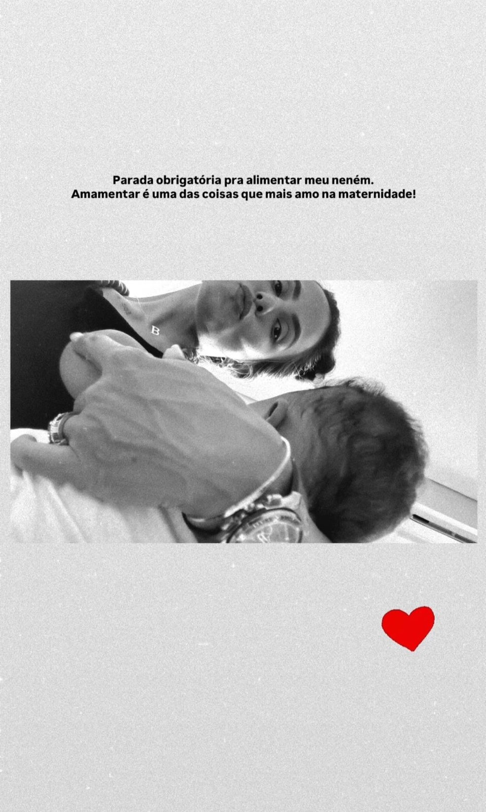 Carol Peixinho postou um registro amamentando o filho com Thiaguinho — Foto: Reprodução/Instagram