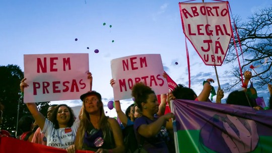 Acesso a contracepção e menos mortes: 5 pontos que mostram a urgência de descriminalizar o aborto no Brasil