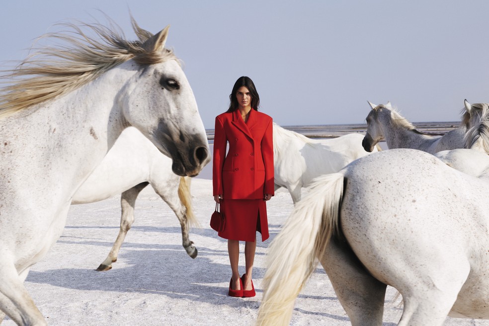 Kendall na campanha de Stella McCartney — Foto: Divulgação