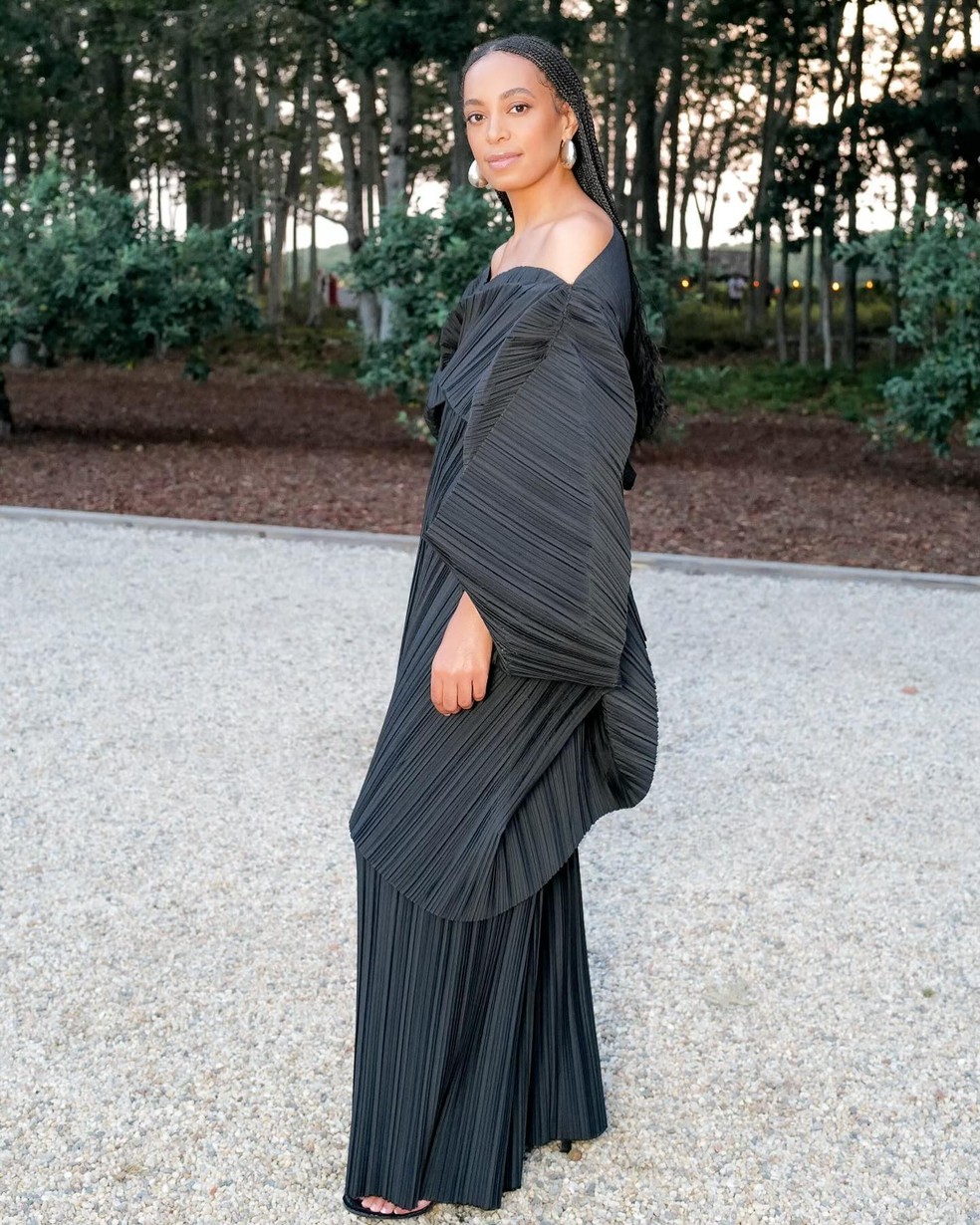 Por que o estilo de Solange Knowles se mantém tão cool e relevante — Foto: Reprodução/Instagram @daniellegoldberg