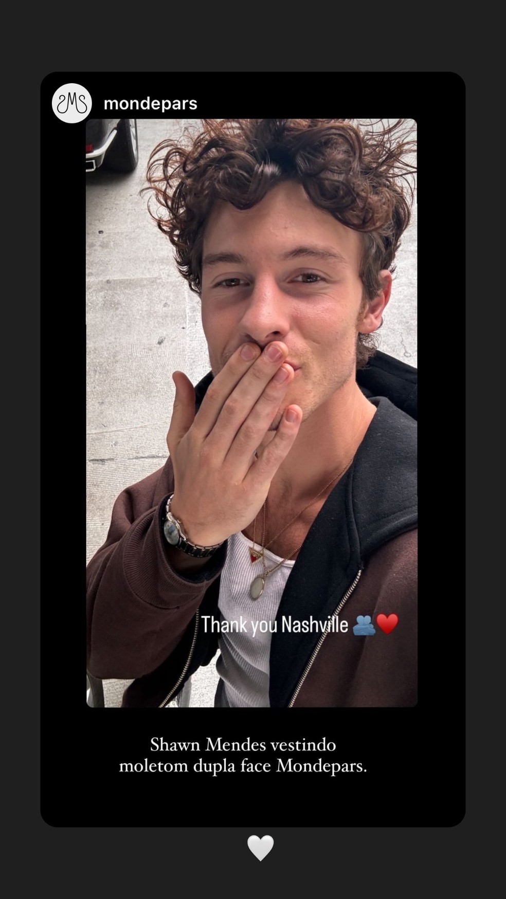 Sasha Meneghel celebra Shawn Mendes usando casaco de moletom da sua marca, Mondepars — Foto: Reprodução/Instagram