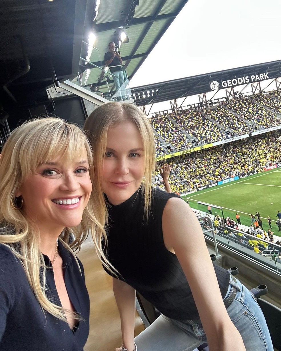 Reese Witherspoon e Nicole Kidman na final da Leagues Cup — Foto: Reprodução