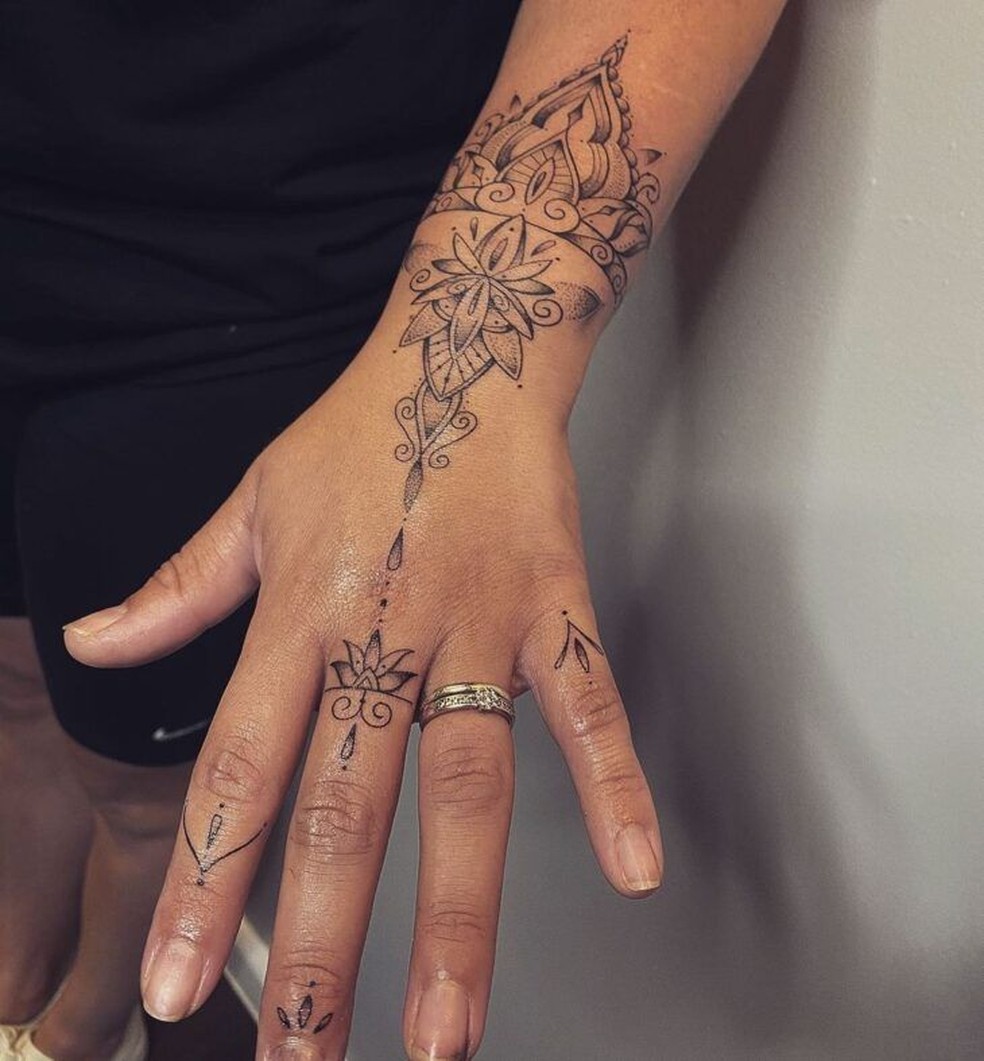 Tatuagem de mandala feminina: ideias com o símbolo que vai além da estética