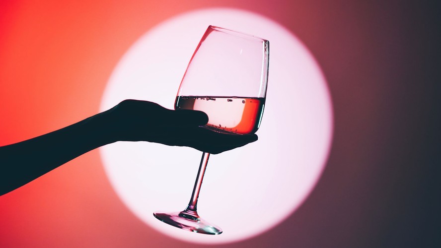 Por que o vinho é considerado afrodisíaco?