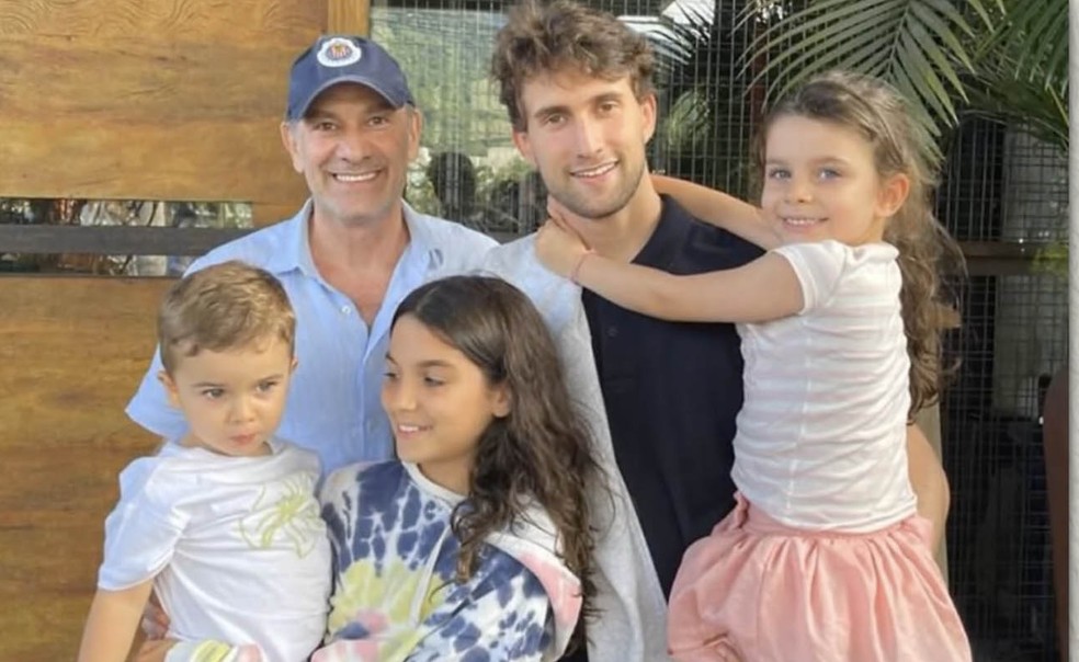 Irmãos reunidos: filha de Marco Ricca faz rara aparição ao lado do ...