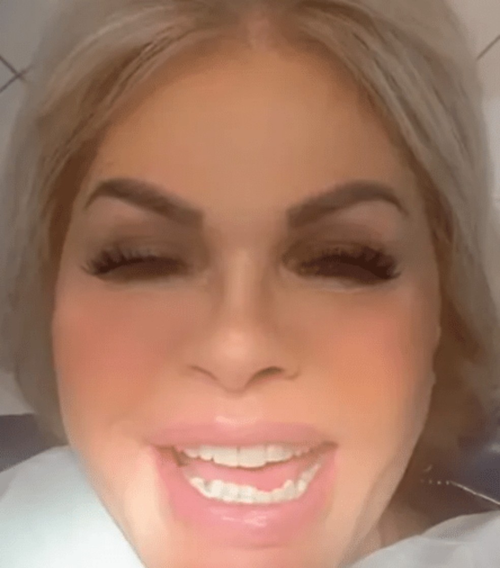 Monique Evans colocou aparelho nos dentes após críticas — Foto: Reprodução Instagram