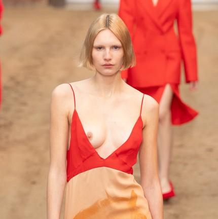 Stella McCartney outono/inverno 2023 — Foto: Getty