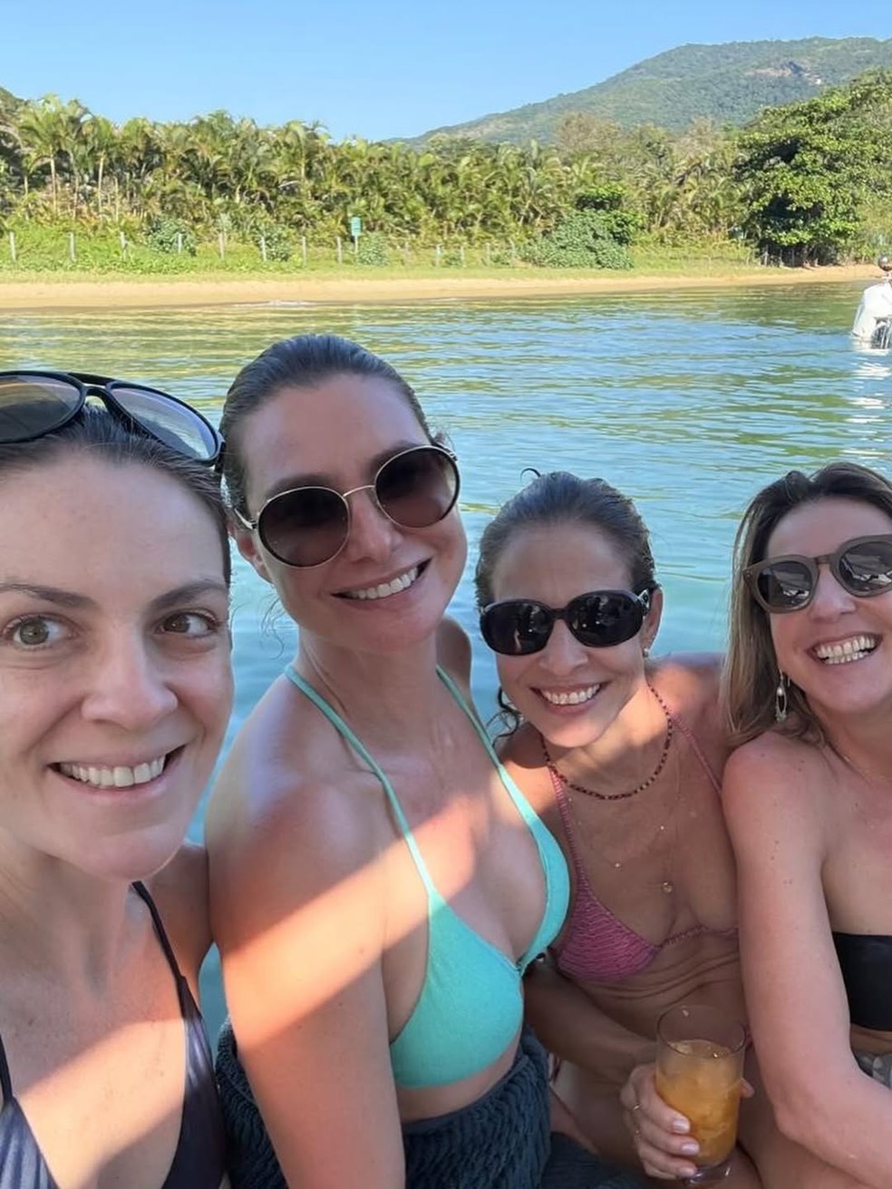 Lavinia Vlasak posa de biquíni — Foto: Reprodução/Instagram