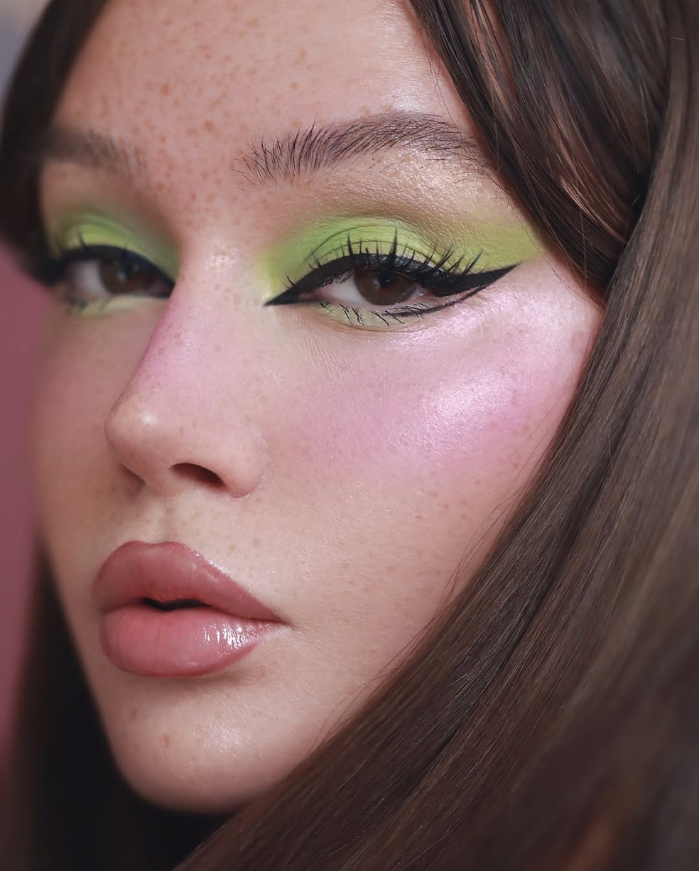 Maquiagem colorida e criativa — Foto: @olgadann