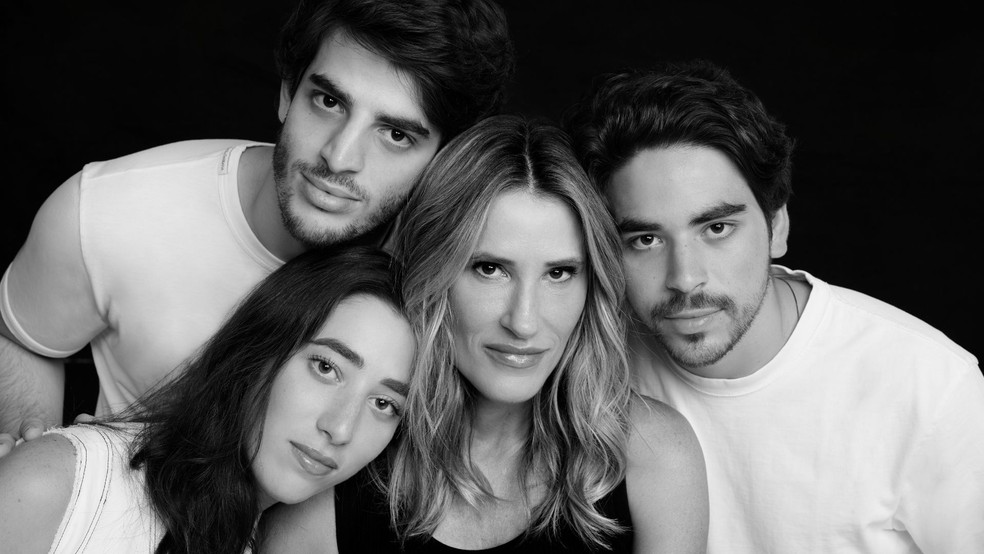 Karla Marques e filhos — Foto: Divulgação