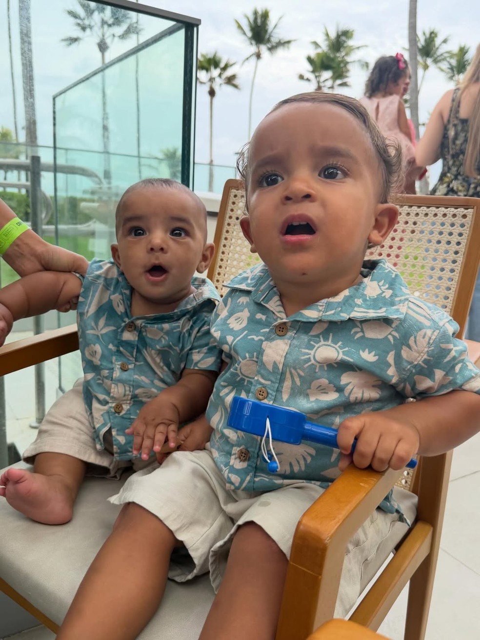 Ary Mirelle posou com os dois filhos com João Gomes — Foto: Reprodução/Instagram