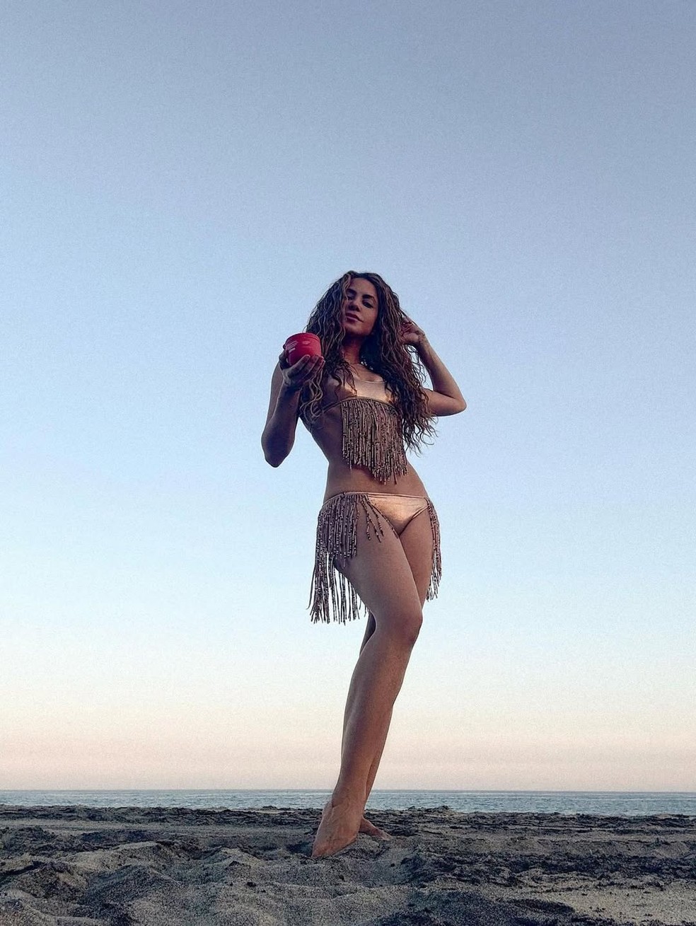 Shakira posou de biquíni — Foto: Reprodução/ Instagram