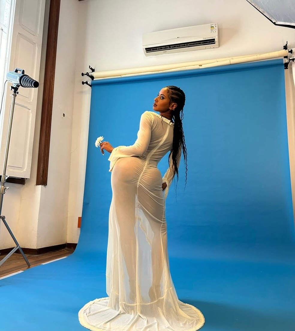 Gabz com vestido transparente — Foto: Reprodução/Instagram @gabz