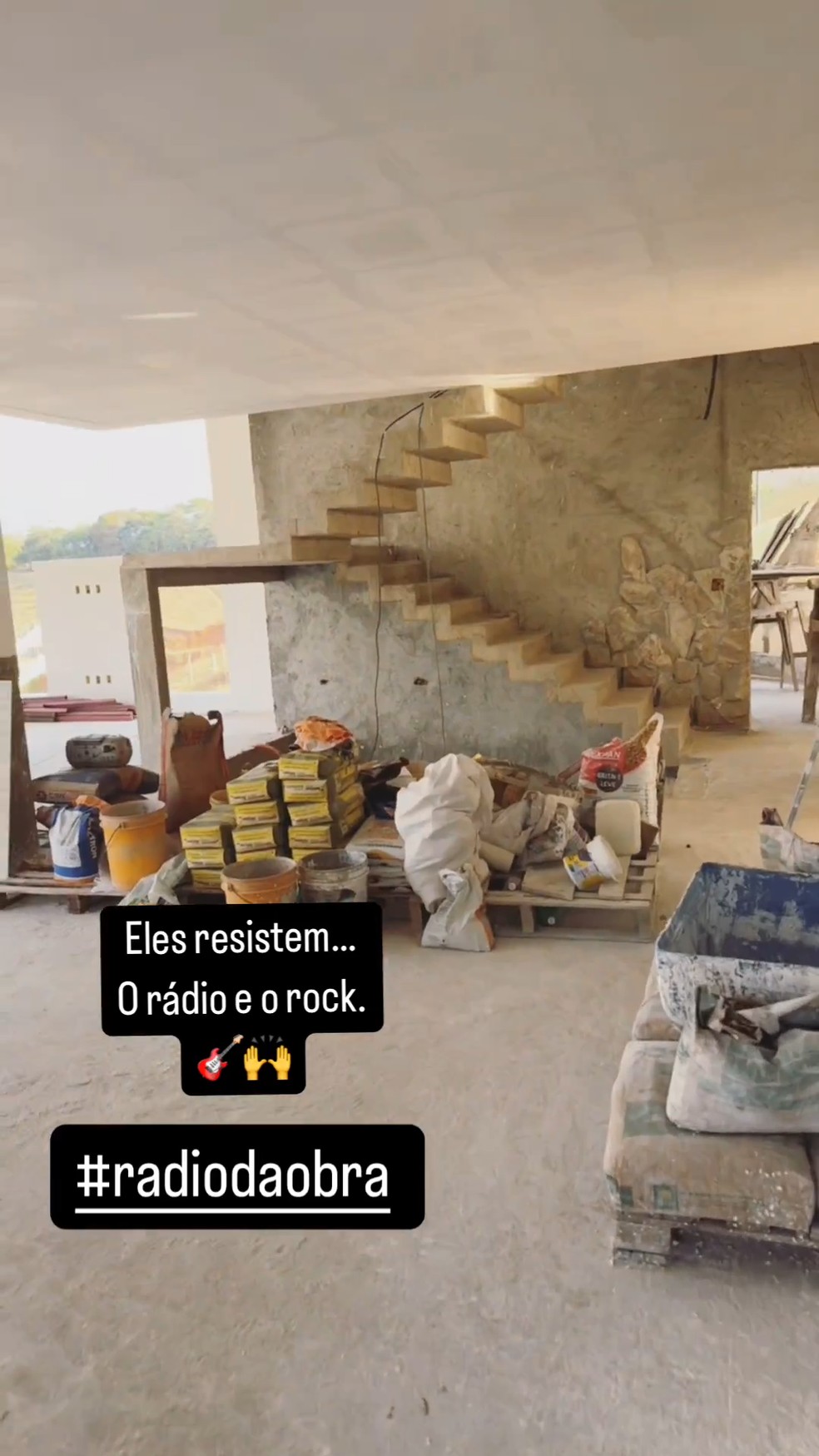 Mariana Felício e Daniel Saullo mostram obras em mansão — Foto: Reprodução/Instagram