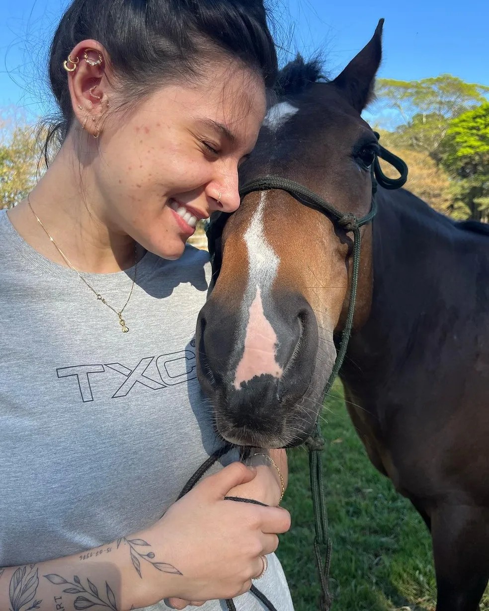 Ana Castela e seu cavalo, Blake — Foto: Reprodução/Instagram