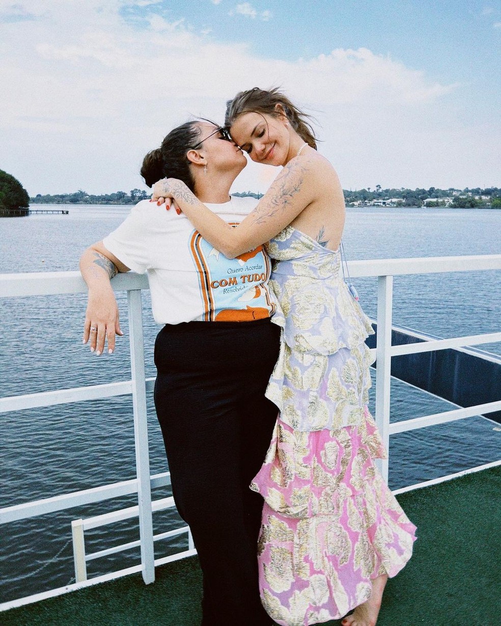 Luiza Martins e Marcela McGowan estão juntas desde novembro de 2020 — Foto: reprodução/instagram