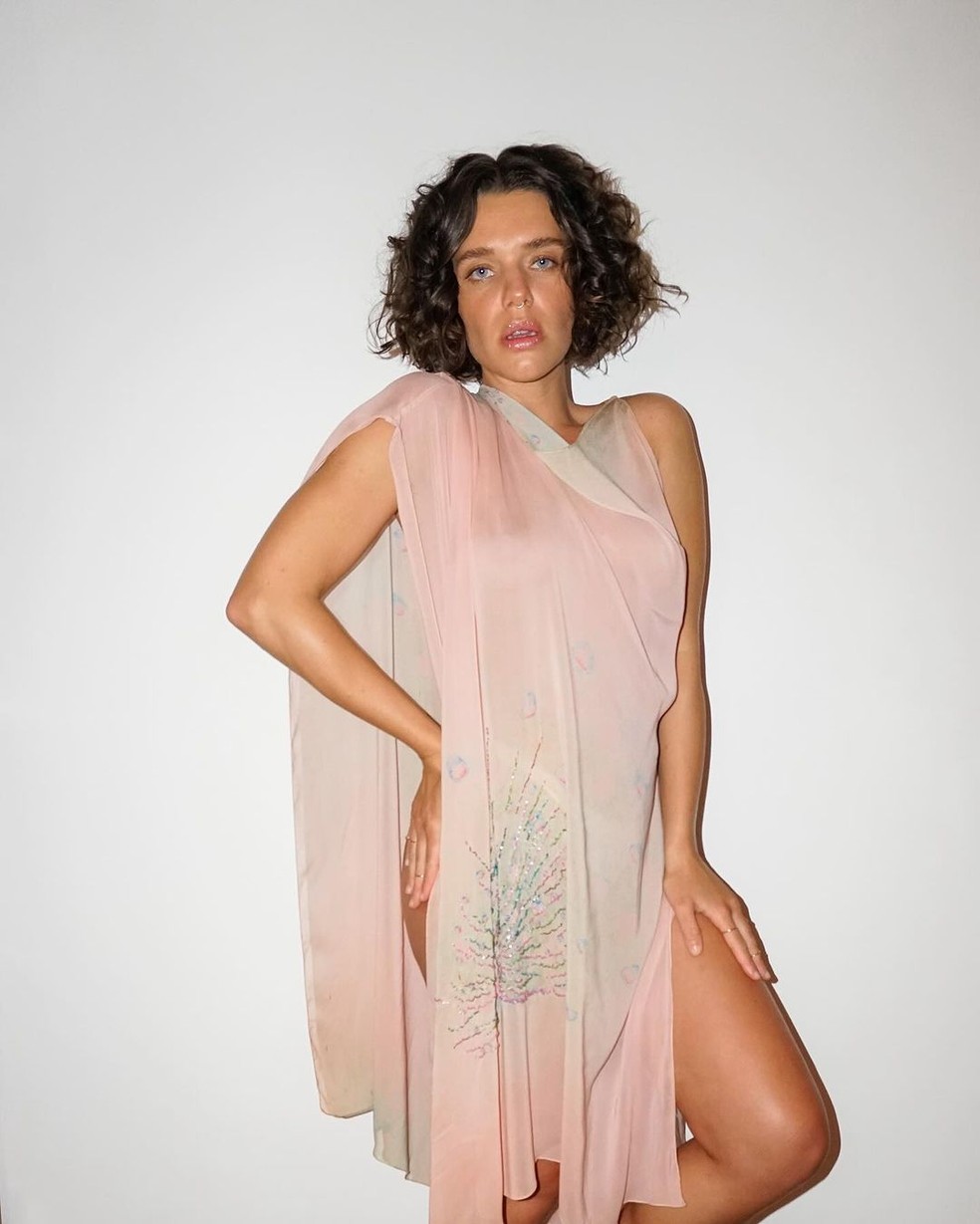 Bruna Linzmeyer mostra look para o Festival do Rio — Foto: Reprodução/ Instagram