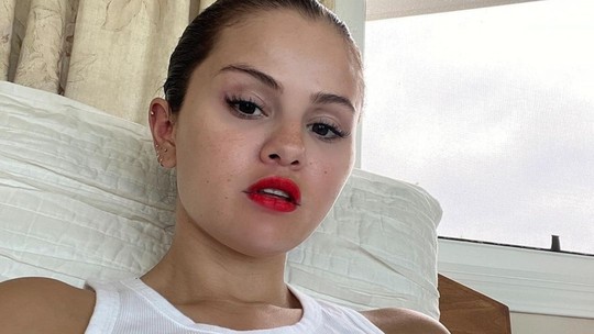 Selena Gomez diz ser frustrada com as redes sociais