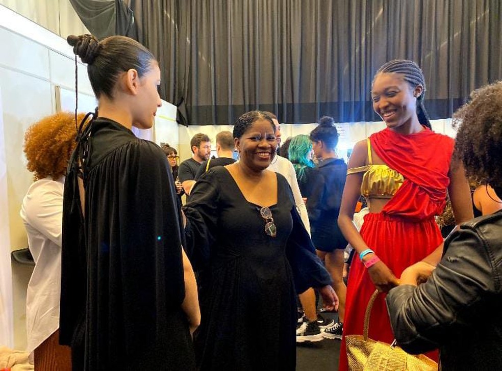 Natural de Cabo Verde, a estilista Angela Brito vive há 28 anos no Brasil — Foto: Marie Claire