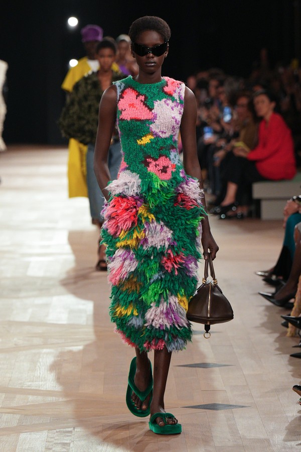 PFW: Pierpaolo Piccioli leva sua simplicidade radical para a