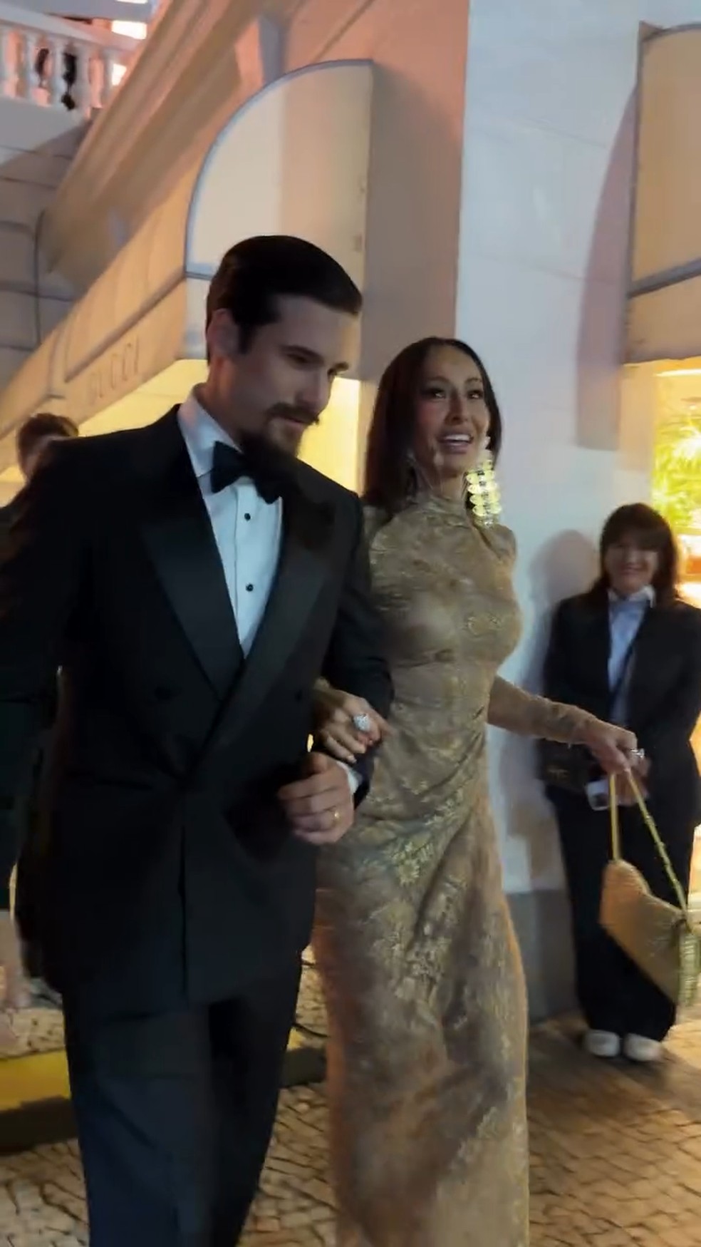 Ovacionada pelos fãs, Sabrina Sato dá show de simpatia nos bastidores de evento: 'E aí, gente?' — Foto: Reprodução/Instagram