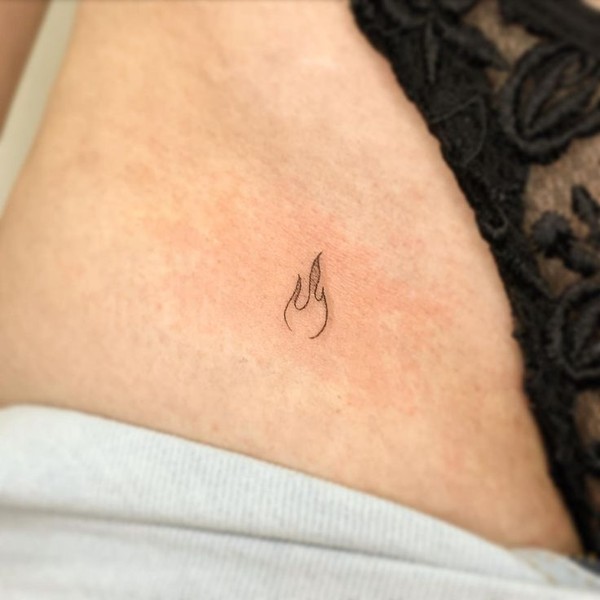 Tatuagem na virilha: 20 inspirações femininas para ousar ainda mais!