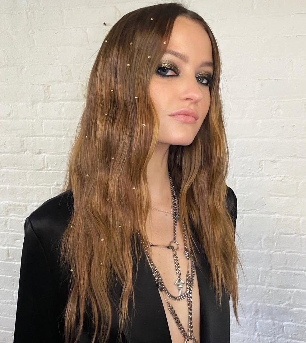 Aplicações no cabelo — Foto: Reprodução Instagram @justinemarjan