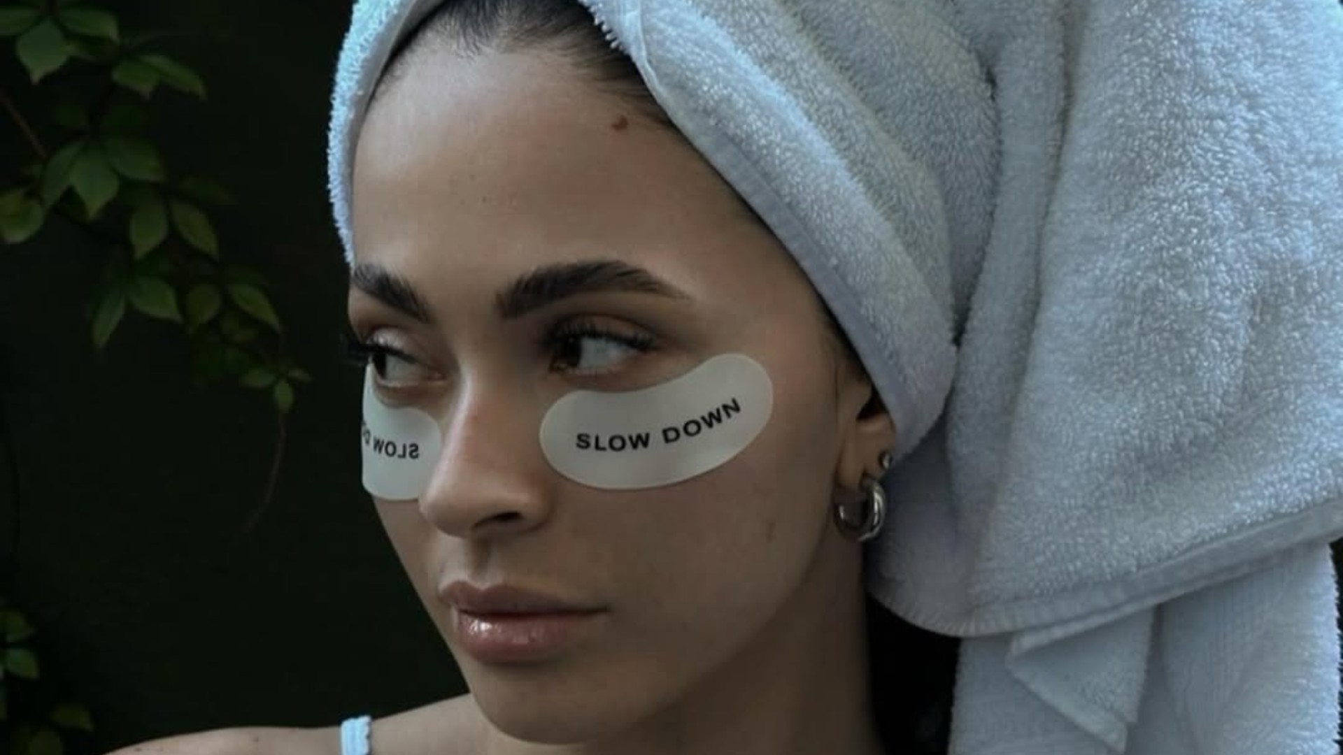 O que realmente funciona para desinchar os olhos pela manhã?
