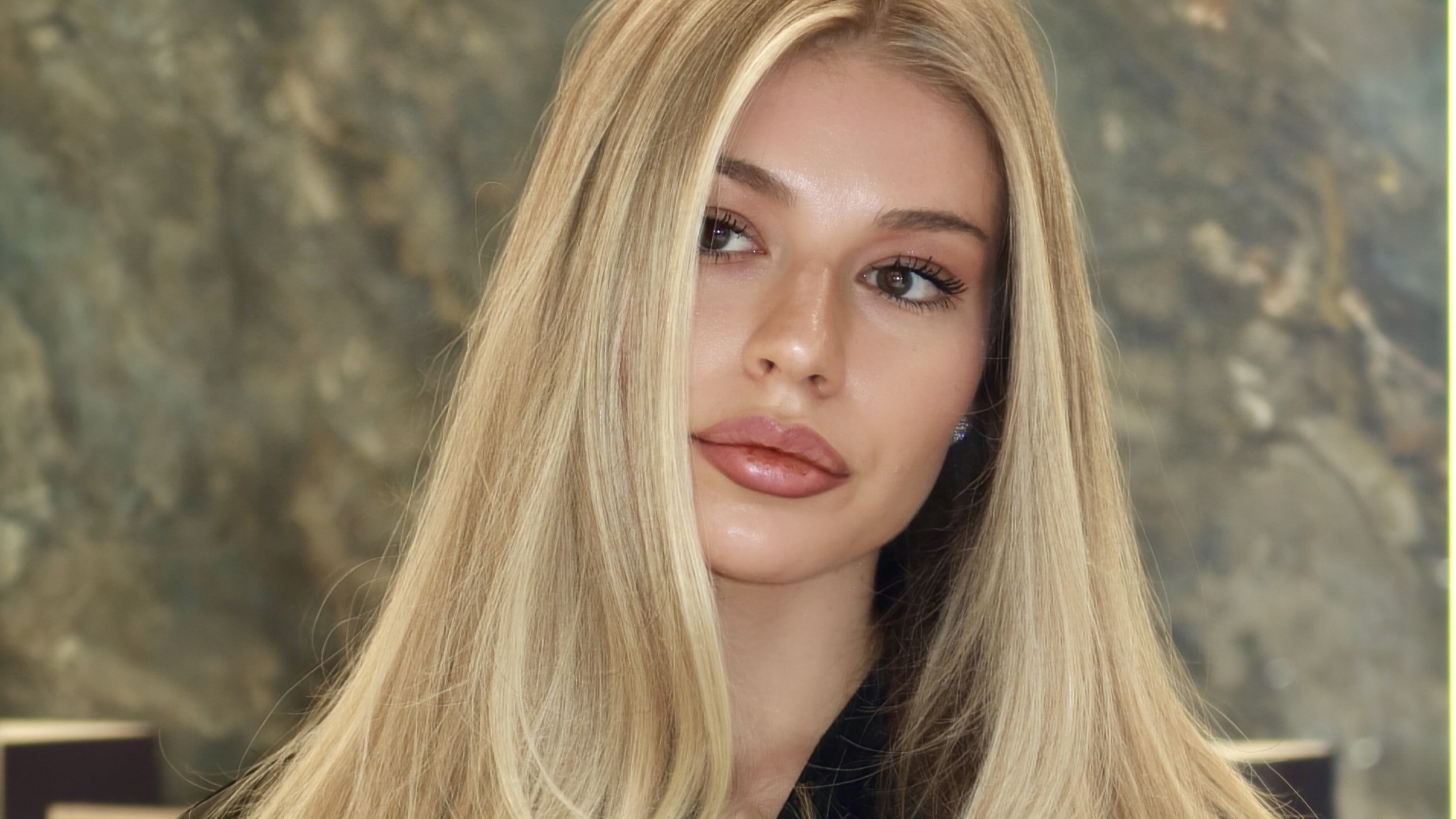 Umectação noturna: 7 óleos potentes para eliminar o frizz e acordar com brilho espelhado de salão