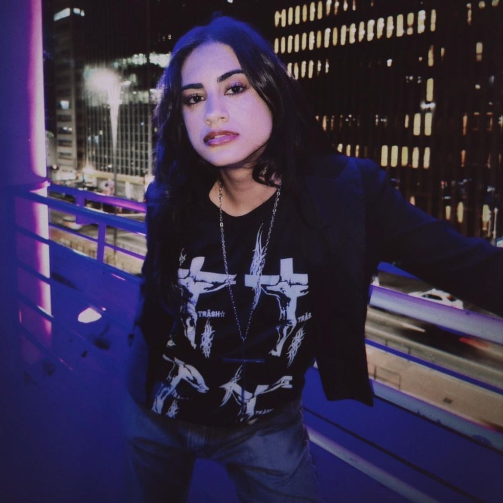 Cantora Day revelou ser pansexual recentemente — Foto: Reprodução/ Instagram