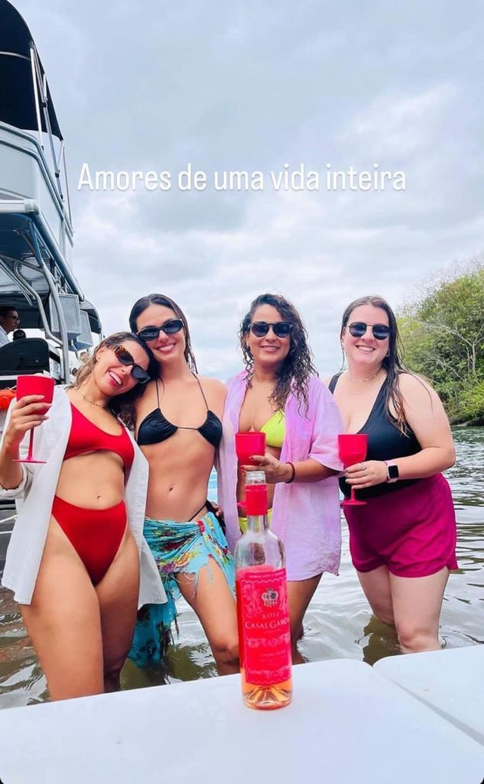 Isis Valverde em passeio com as amigas — Foto: Reprodução/Instagram