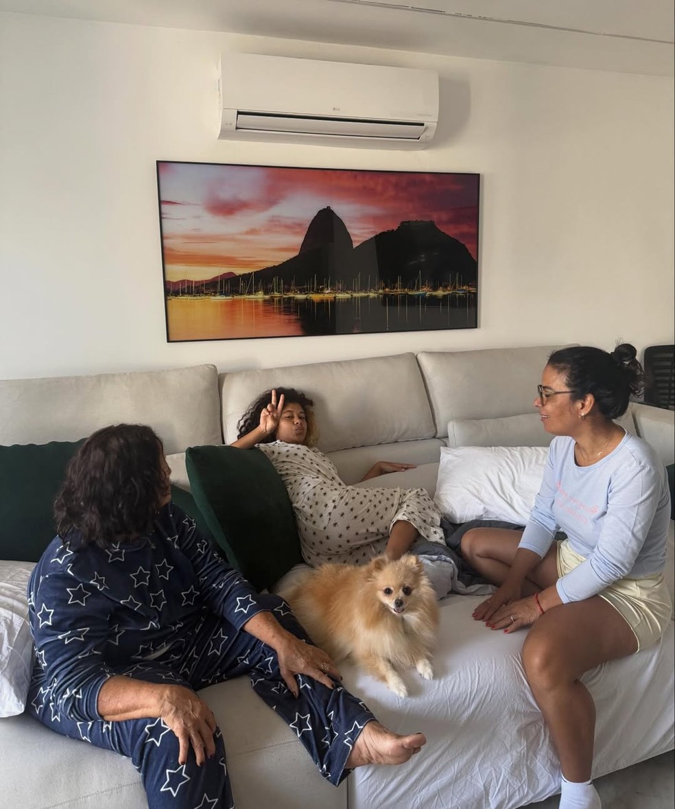 De biquíni verde, Bella Campos revela registros curtindo passeio de barco no Rio de Janeiro e arranca elogios — Foto: Reprodução/Instagram