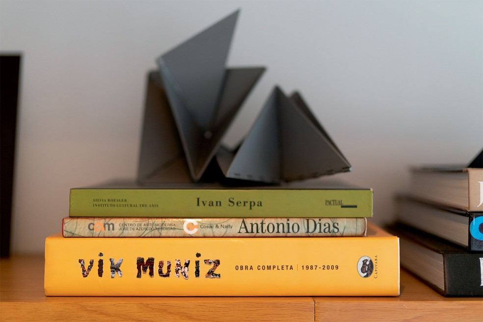 Livros de decoração — Foto: Mayra Azzi