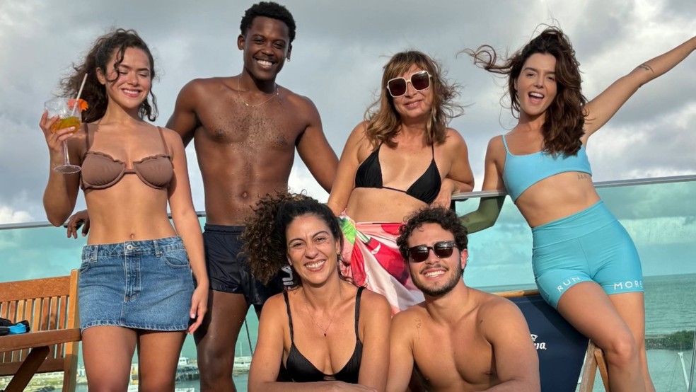 Maisa Silva e Giovanna Lancellotti com amigos — Foto: Reprodução/ Instagram @maisa