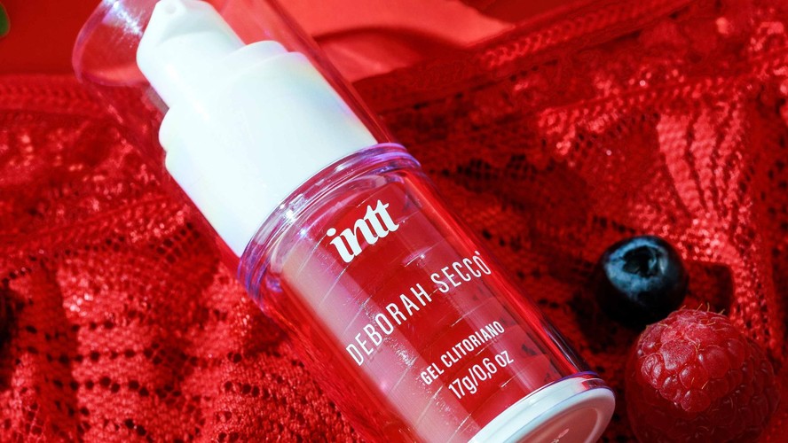 Vale investir nos produtos eróticos de Deborah Secco? Marie Claire testou