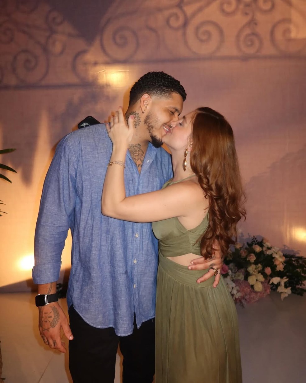 Debora Ozório comenta relacionamento reservado com cantor de pagode Bela Rosa e escolha por vida discreta — Foto: Reprodução/Instagram